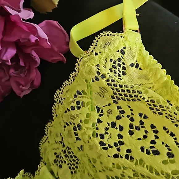 NIP SAVAGEXFENTY Alien Animal Lace Unlined Plunge Bra Twisted Lime Green 34D - Picture 8 of 11
